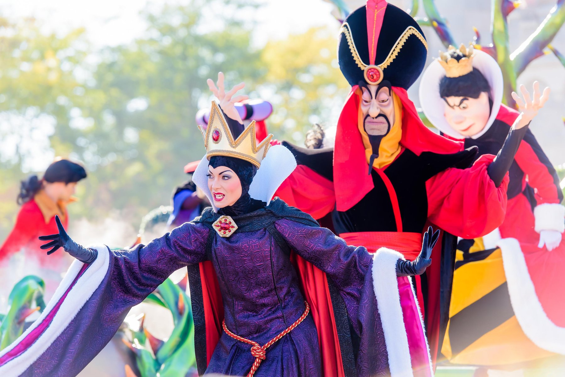 5-Disneyland-Paris-Halloween-Disney-Villains.jpg