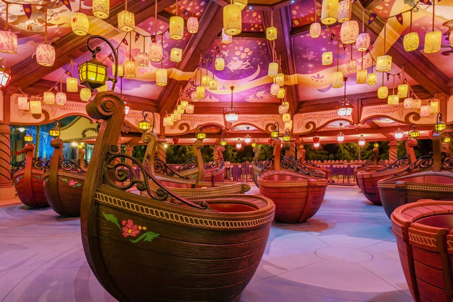 Disneyland-Paris_Disney-Adventure-World_Adventure-Way_Raiponce-Tangled-Spin_Night_Horizontal_1-1-scaled