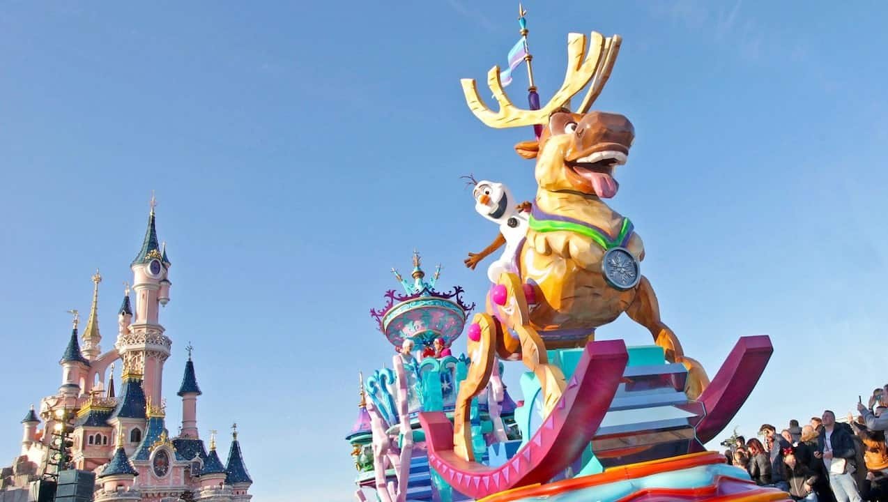 Frozen-Float-Disney-Stars-on-Parade.jpg