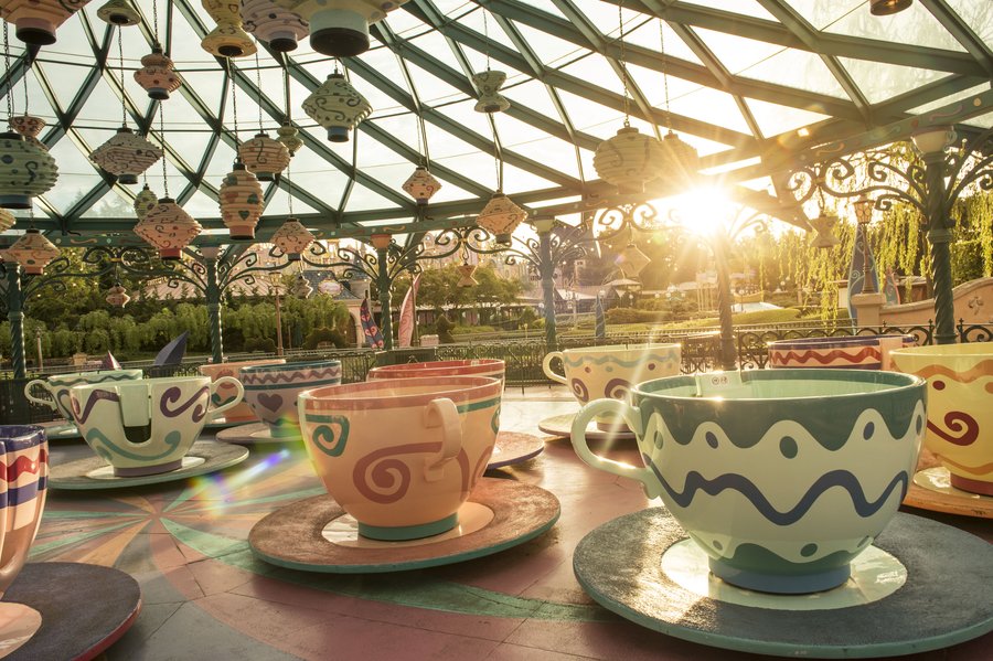 Mad-Hatters-Tea-Cups-Disneyland-Paris.jpg