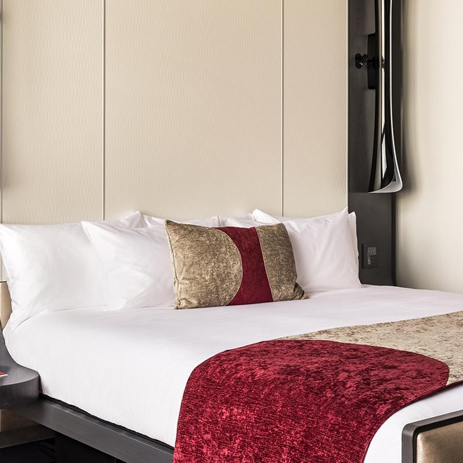 N035187_2024jun02_world_disneys-hotel-new-york-superior-room_5-2_tcm756-226427$w~2400$p~1$f~jpg