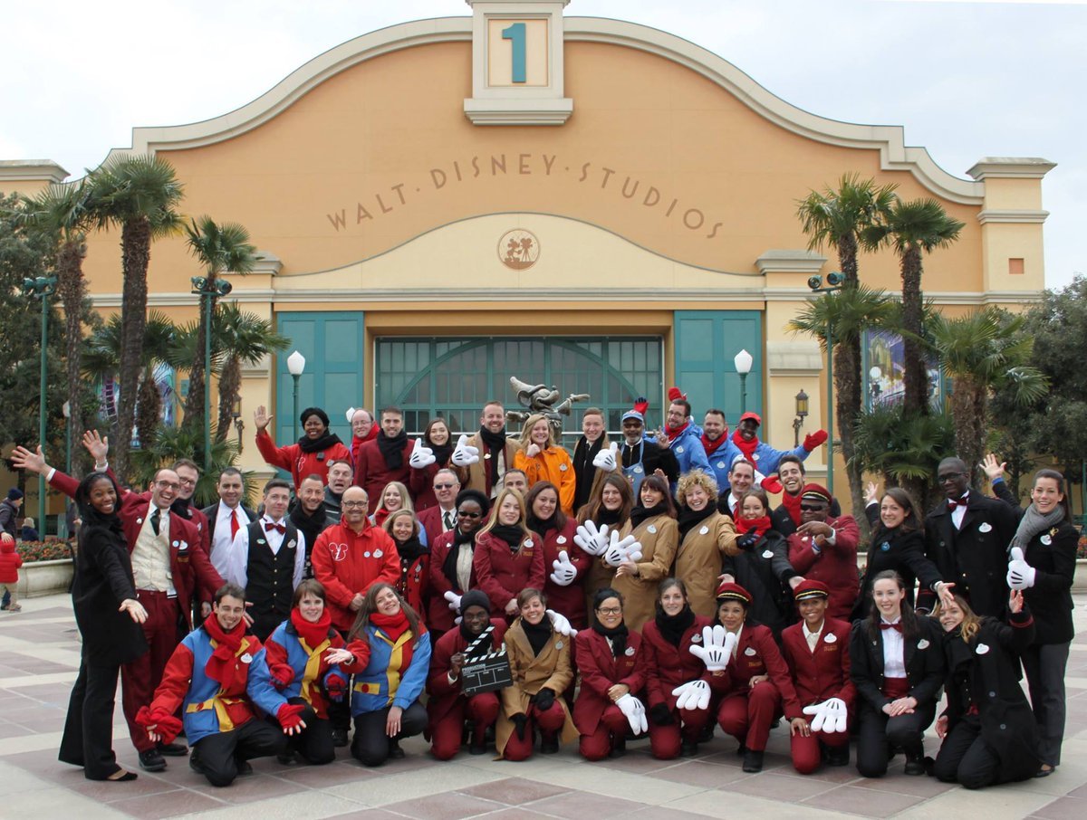 disney-cast-members.jpg