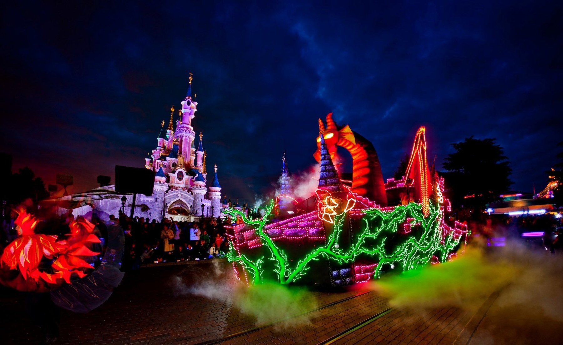 disney-fantillusion-parade-1.jpg