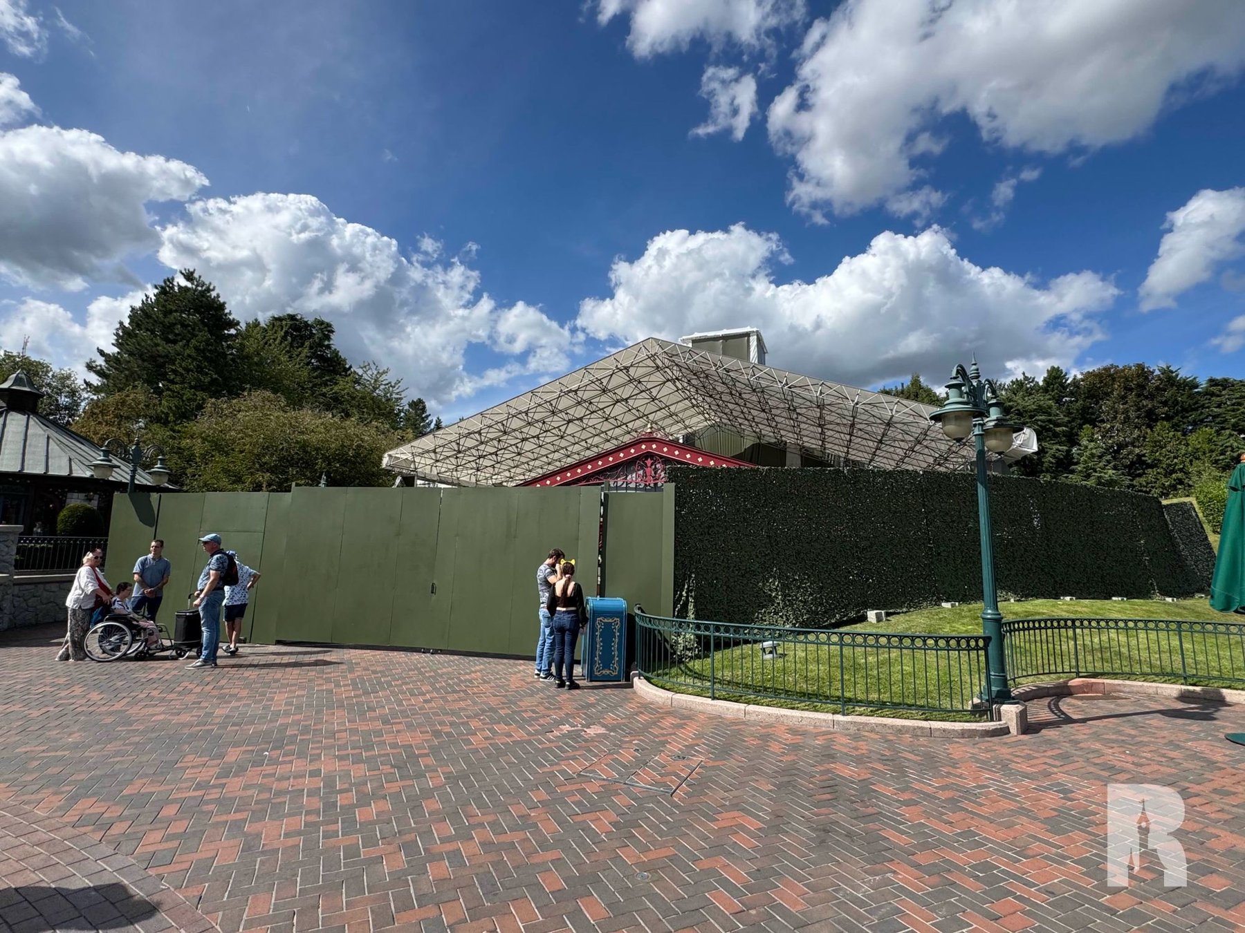 dlp-closure-meet-mickey-mouse-2