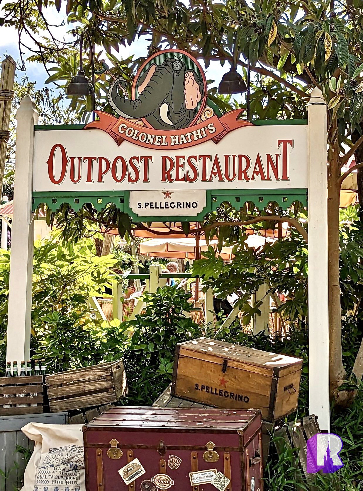 dlp-colonel-hathis-pizza-outpost-adventureland-restaurant