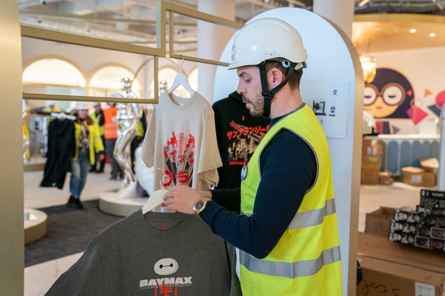 dlp-disney-store-opening-maart-01