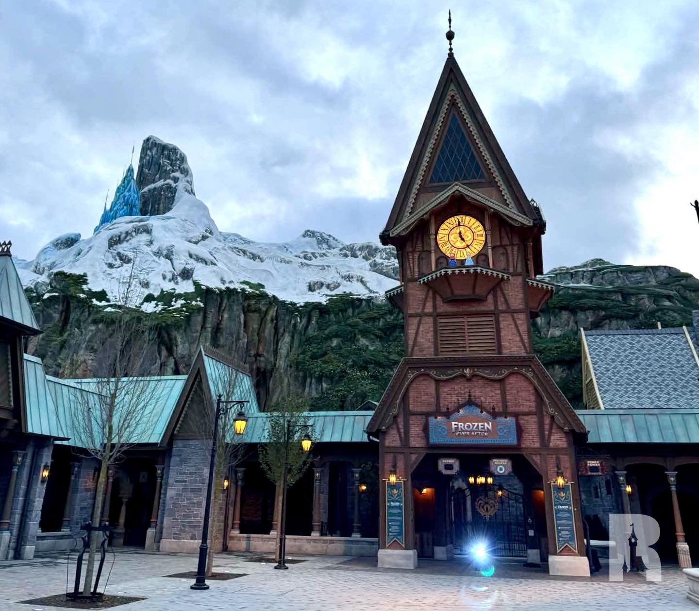 dlp-frozen-ever-after-03