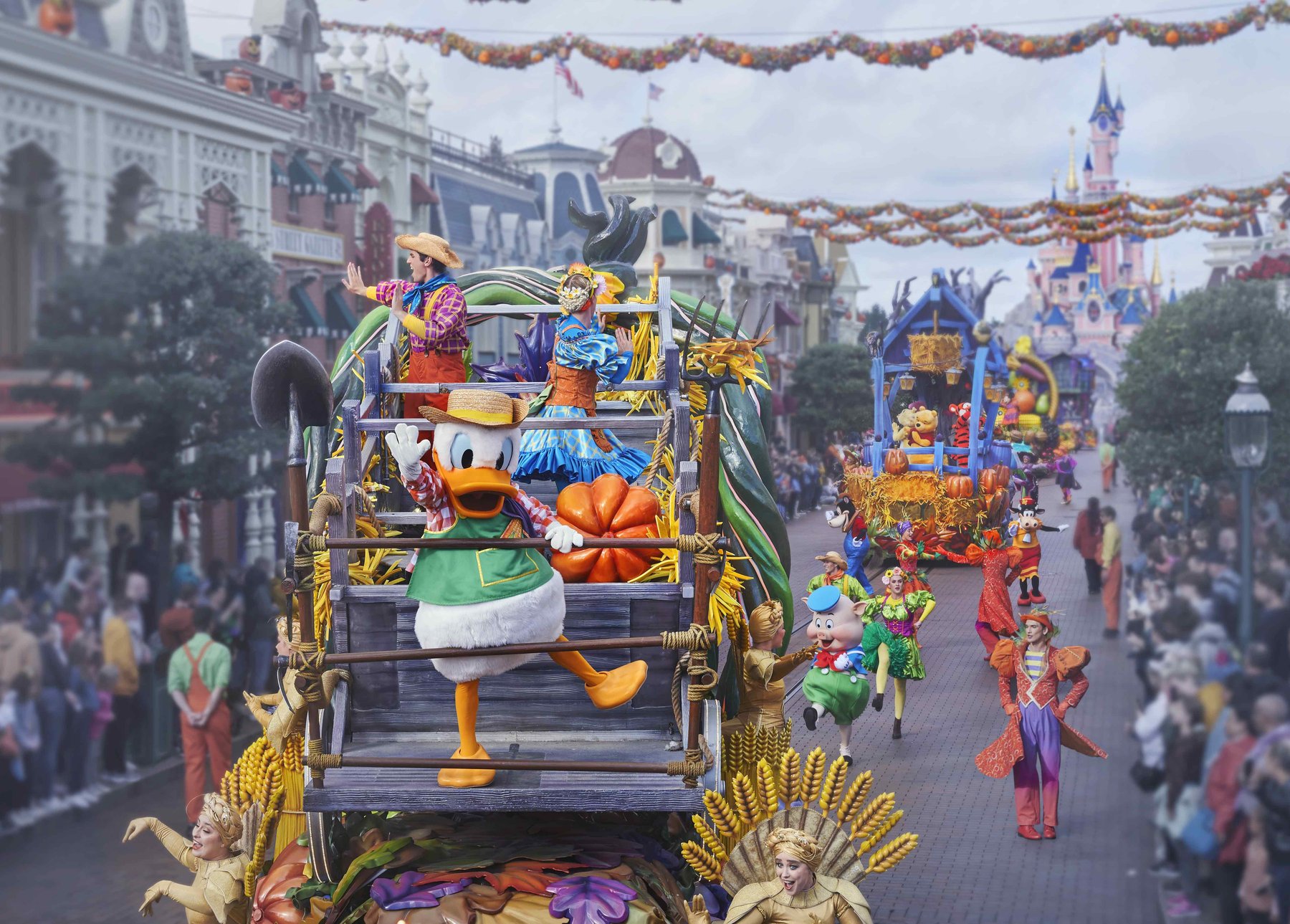dlp-halloween-2025-parade-02