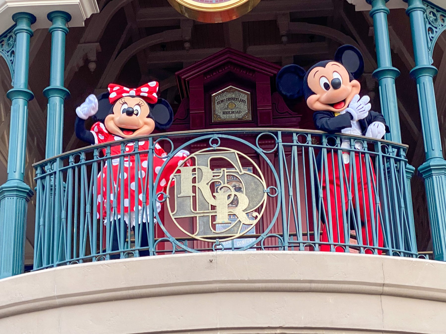 dlp-kiss-goodnight-mickey-mouse-minnie