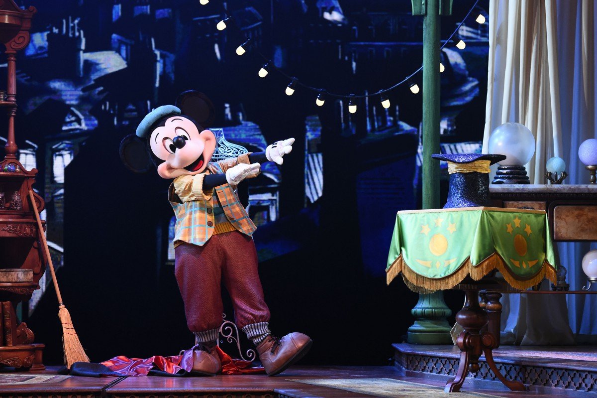 mickey and the magician