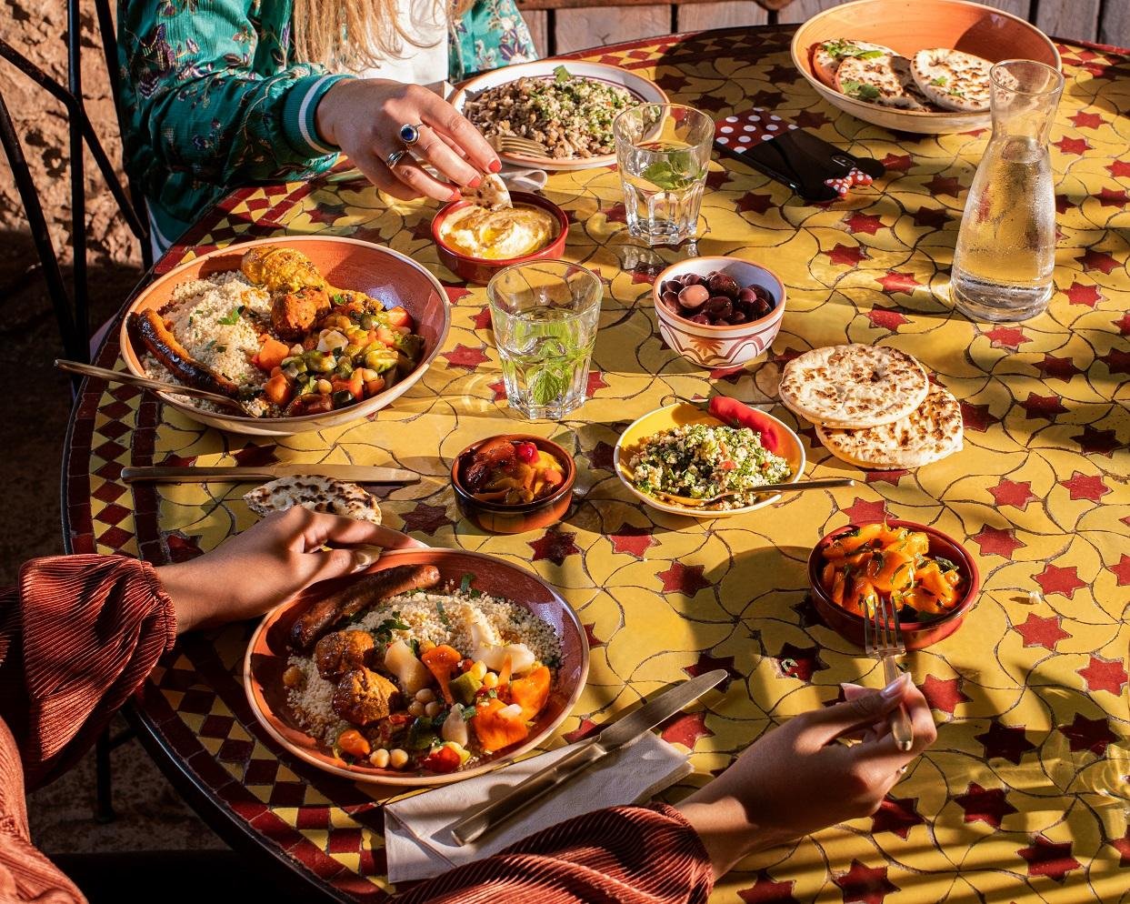 dlp-opening-agrabah-cafe-05