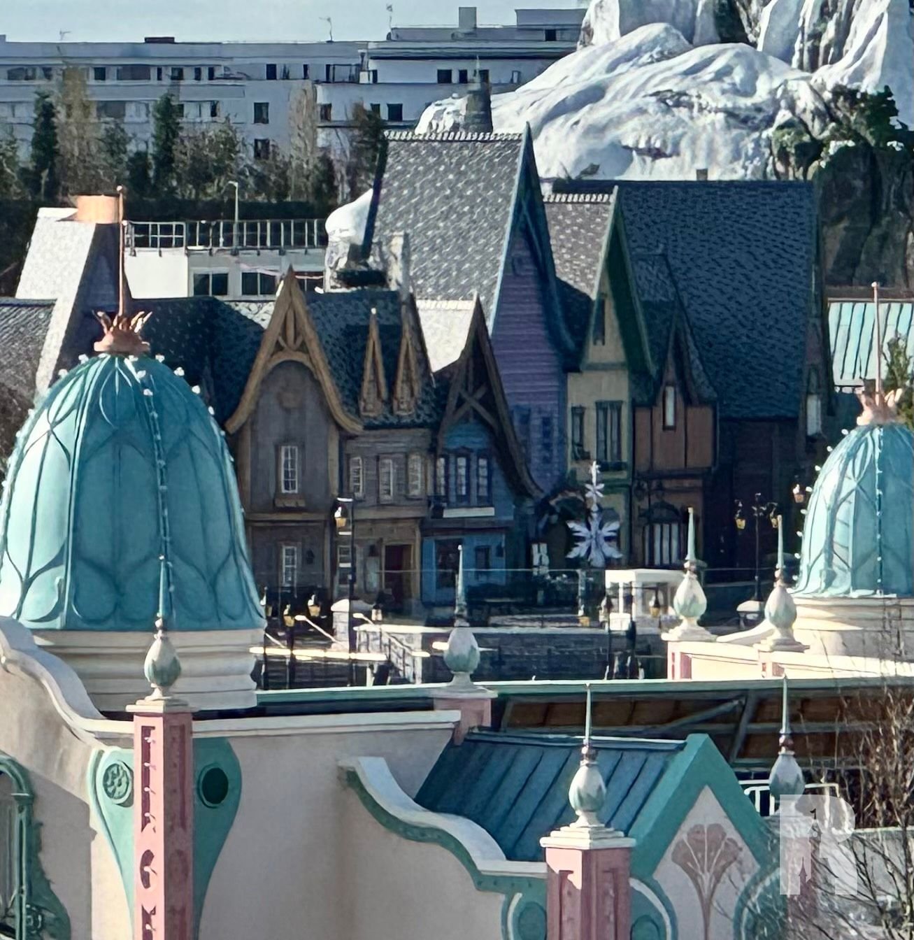 dlp-world-of-frozen-02