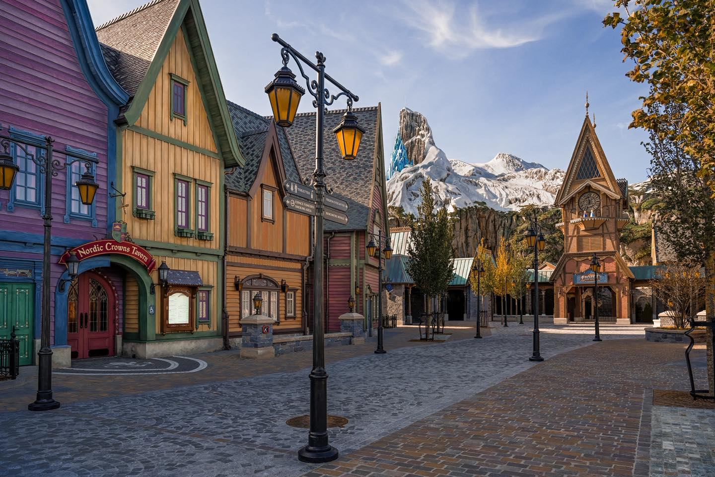 dlp-world-of-frozen-03