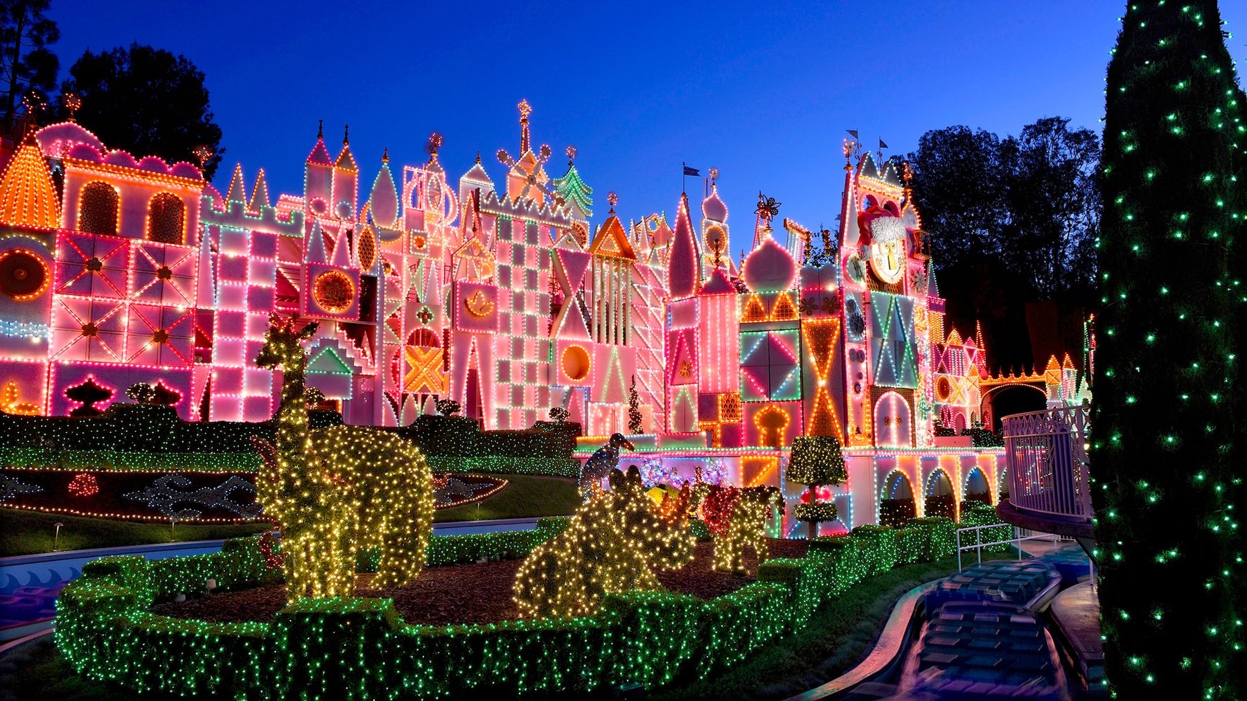 dlp-xmas-it-s-a-small-world-2.jpg