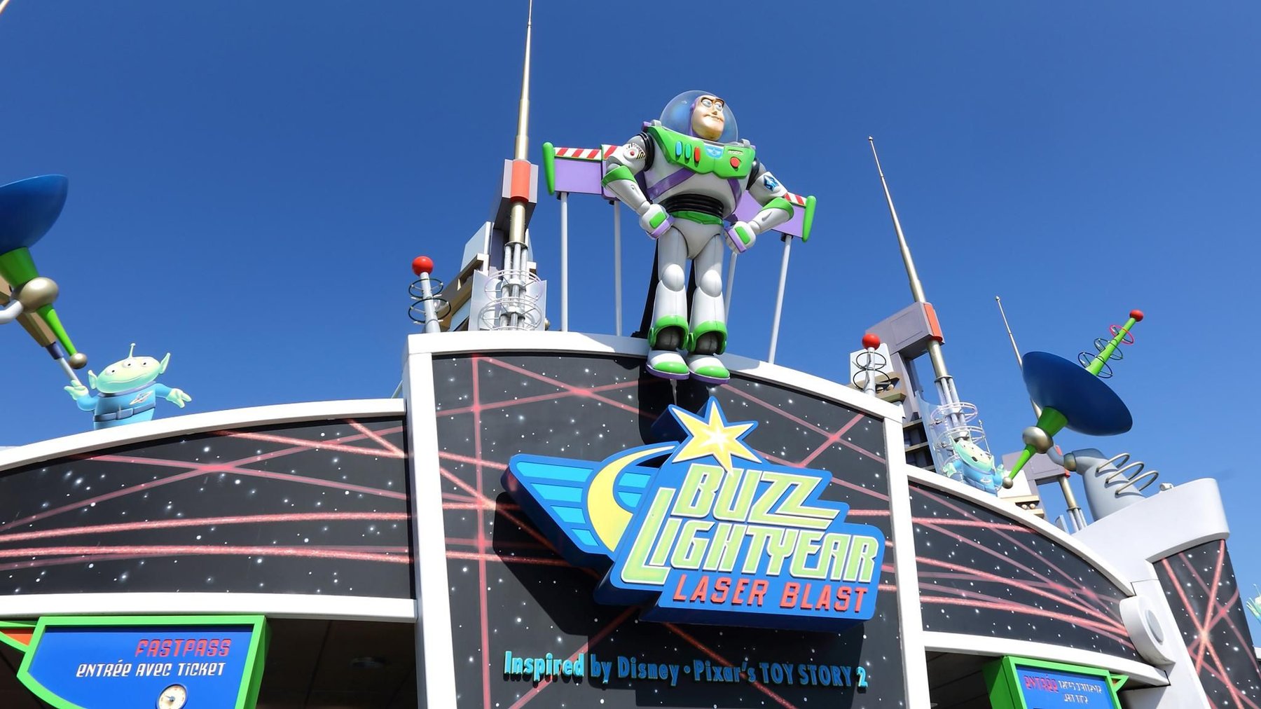 entrance-buzz-lightyear-lastblast-old.jpg