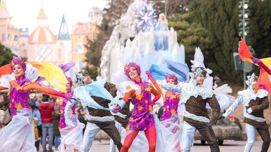 frozen-celebration-show-01.jpg