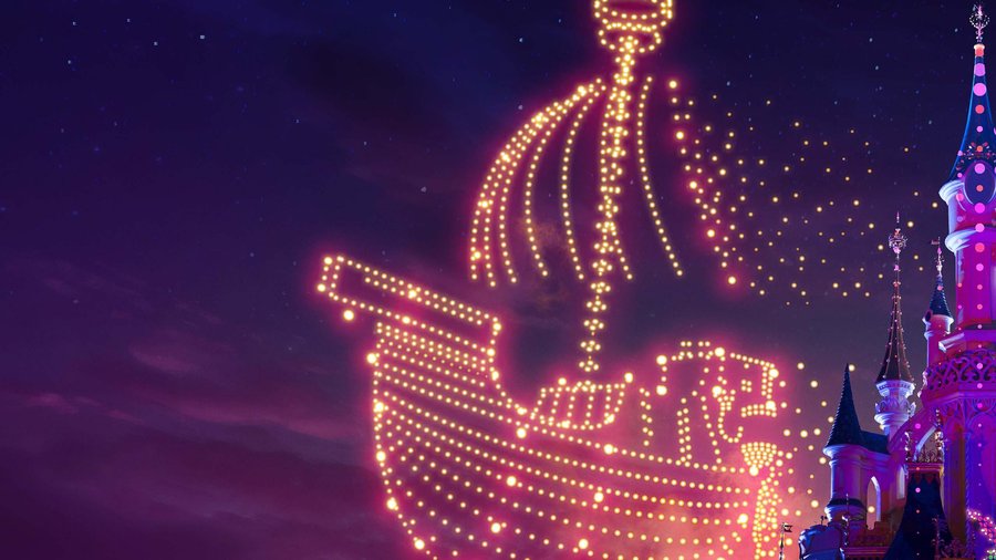 hd18199_2027Jul06_world_disney-symphony-of-colours-elmo-drones-castle-peter-pan-boat_16-9_Close-up_tcm756-269131$p~1$f~jpg