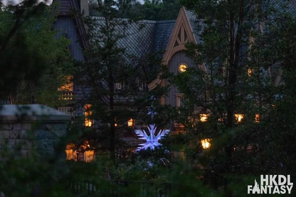 hong-kong-disneyland-frozen-themaland-05