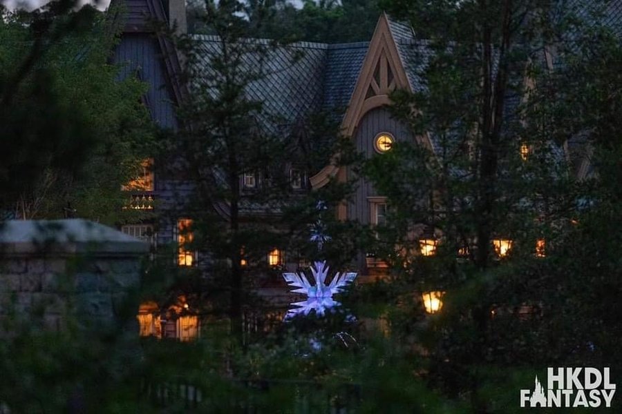 hong-kong-disneyland-frozen-themaland-05