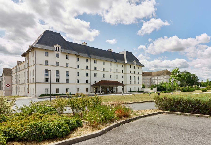 hotel-pres-de-disneyland_R_-paris_4570_exterior-25020_0