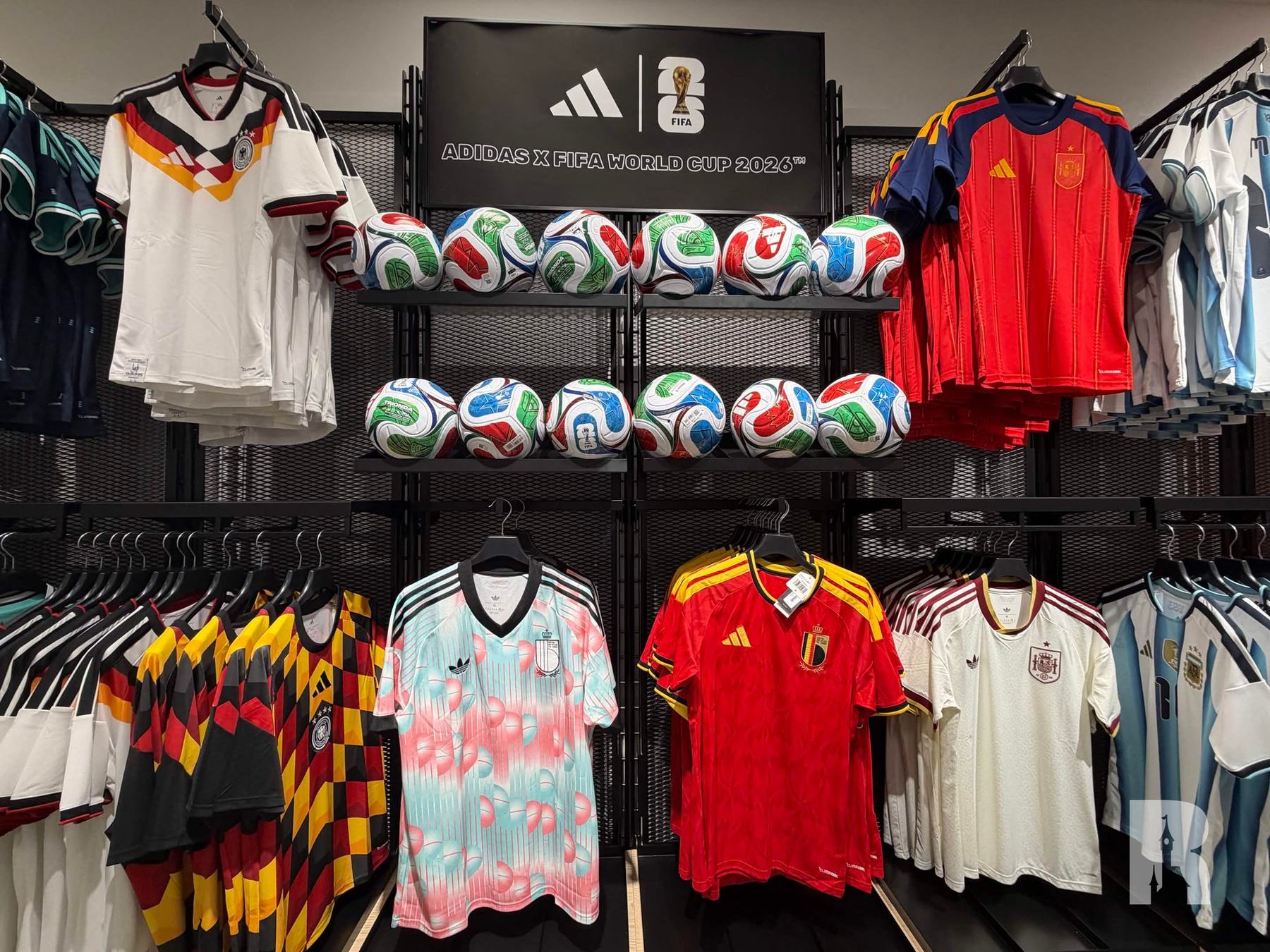 Pelé Soccer details winkel Disney Village 3 - week 21 2026