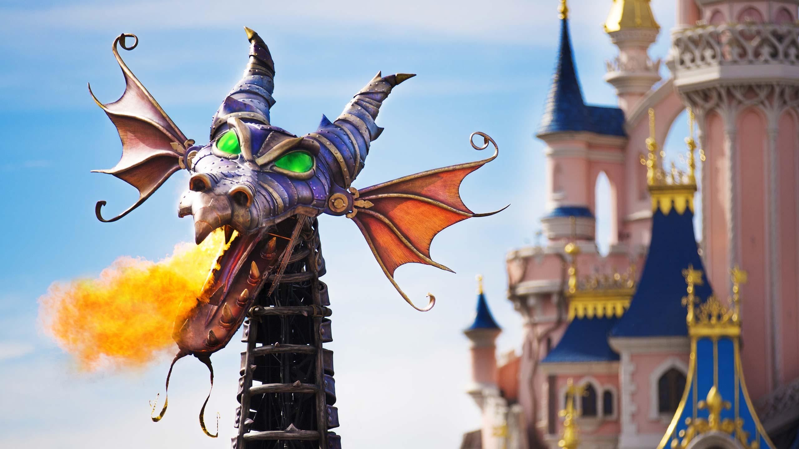 n027588_2024dec18_world_disney-stars-on-parade-dragon_16-9_tcm756-182172$p_1.jpg