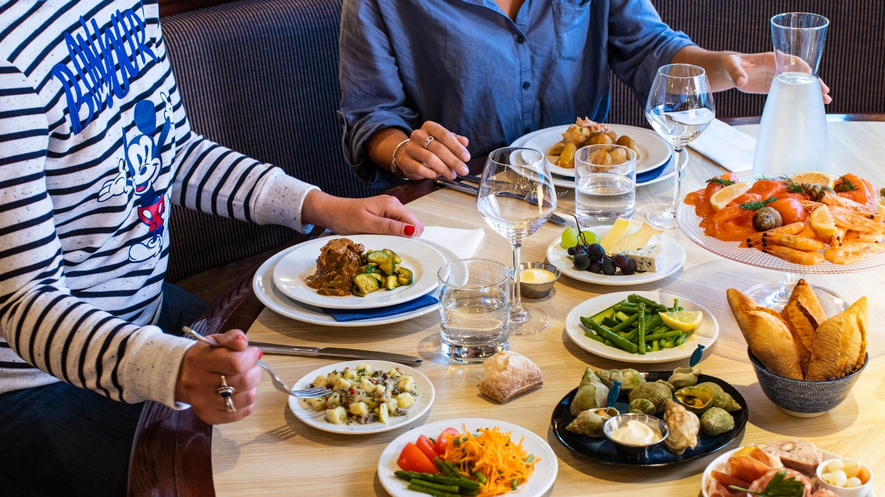 n034294_08september2025_world_food-on-site-disney-newport-bay-club_16-9_tcm756-249802$p~1$f~jpg