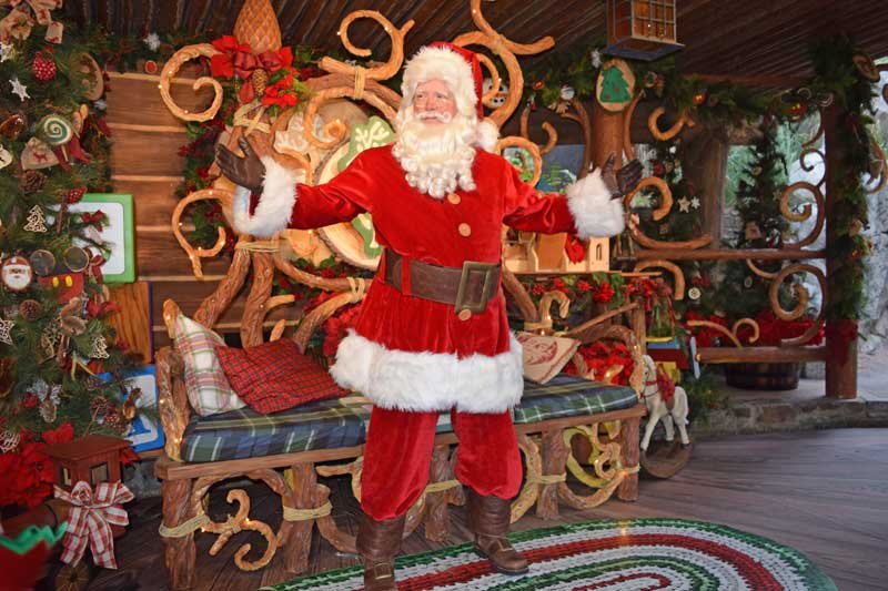 santa-disneyland.jpg