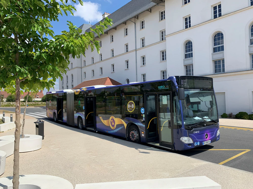 shuttle-service-disney-partner-hotels-bus