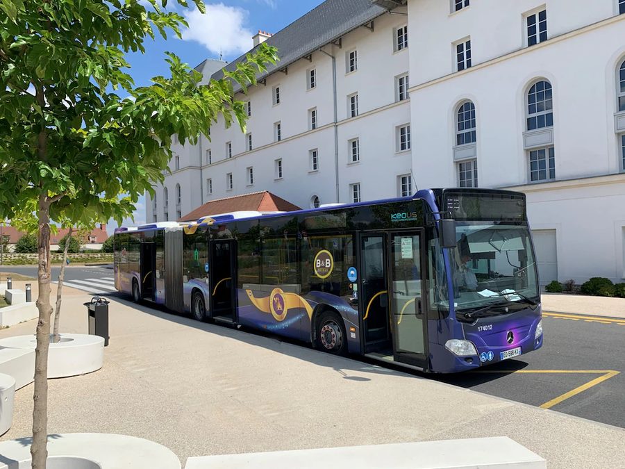 shuttle-service-disney-partner-hotels-bus