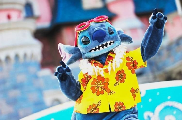 surf-the-stitch-days-wave-in-disneyland-paris-cafemickeycomn-afbeelding-1