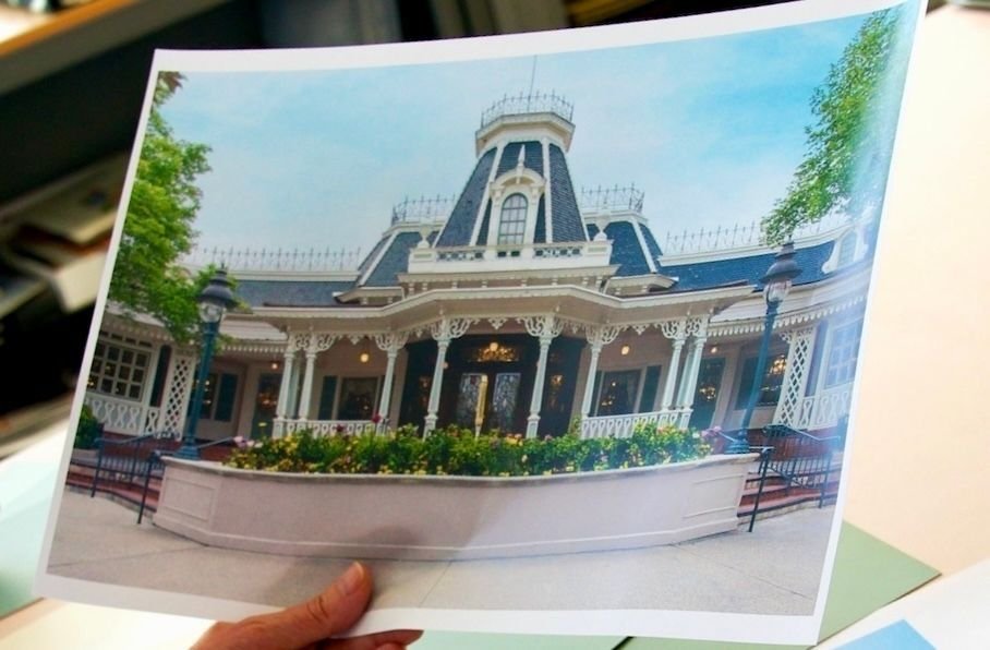 walls-are-now-up-at-plaza-gardens-restaurant-closed-for-a-le-afbeelding-2